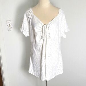 White Eyelet Top with Ruching at the Chest with a Tie, Puff Sleeves, Size 3X